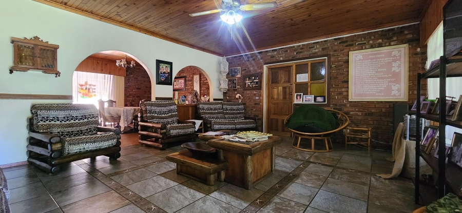 6 Bedroom Property for Sale in Kannoniers Park North West